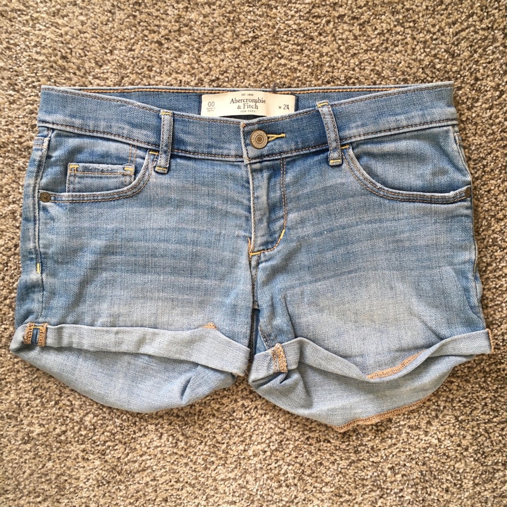 Abercrombie & Fitch Light Denim Shorts 00 w 24